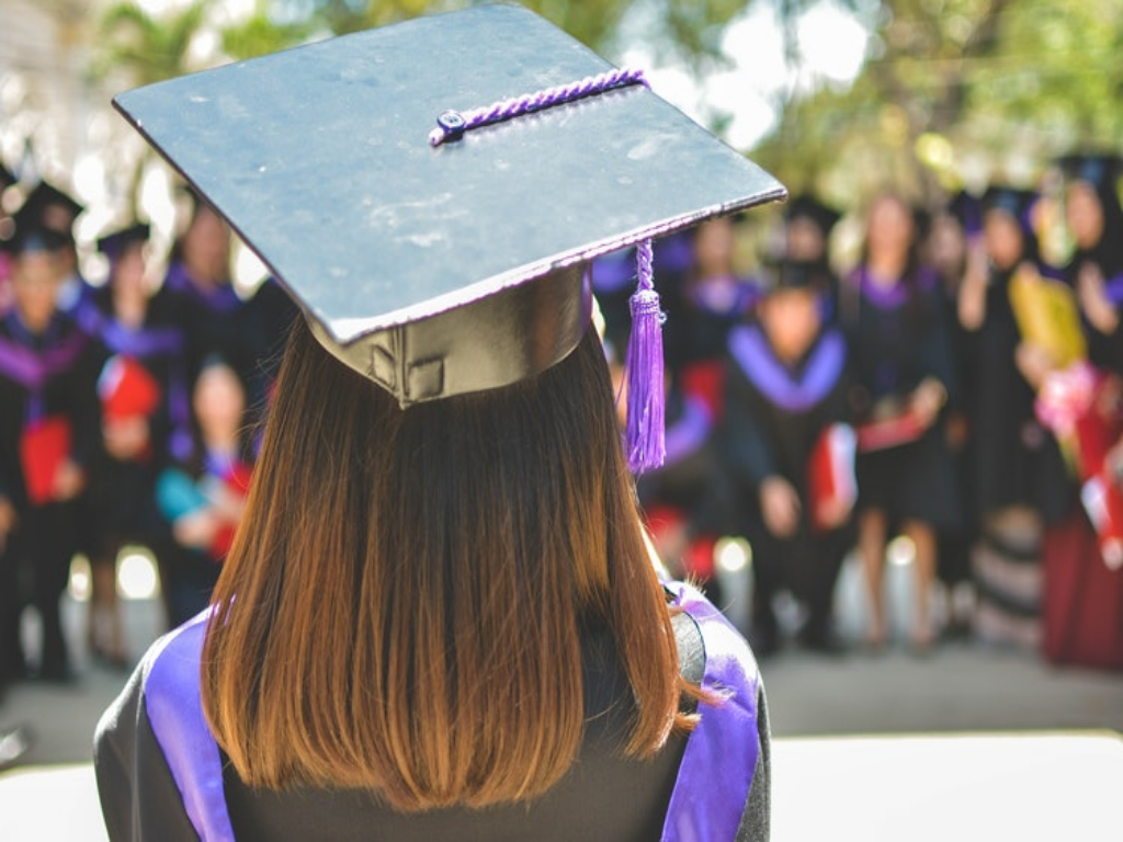 The 8 Biggest Differences Between Graduation High School And Graduating The 8 Biggest Differences Between Graduation High School And Graduating