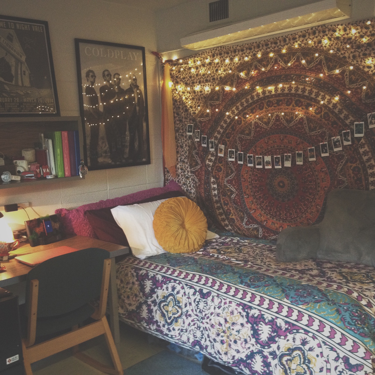  Dorm  Decorating  Ideas BY STYLE  SOCIETY19