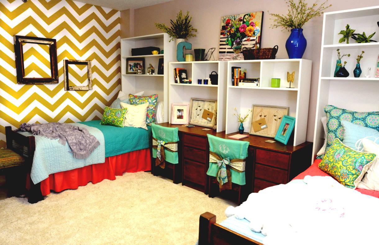 Top 10 Places to Shop  for Dorm Decor  Society19