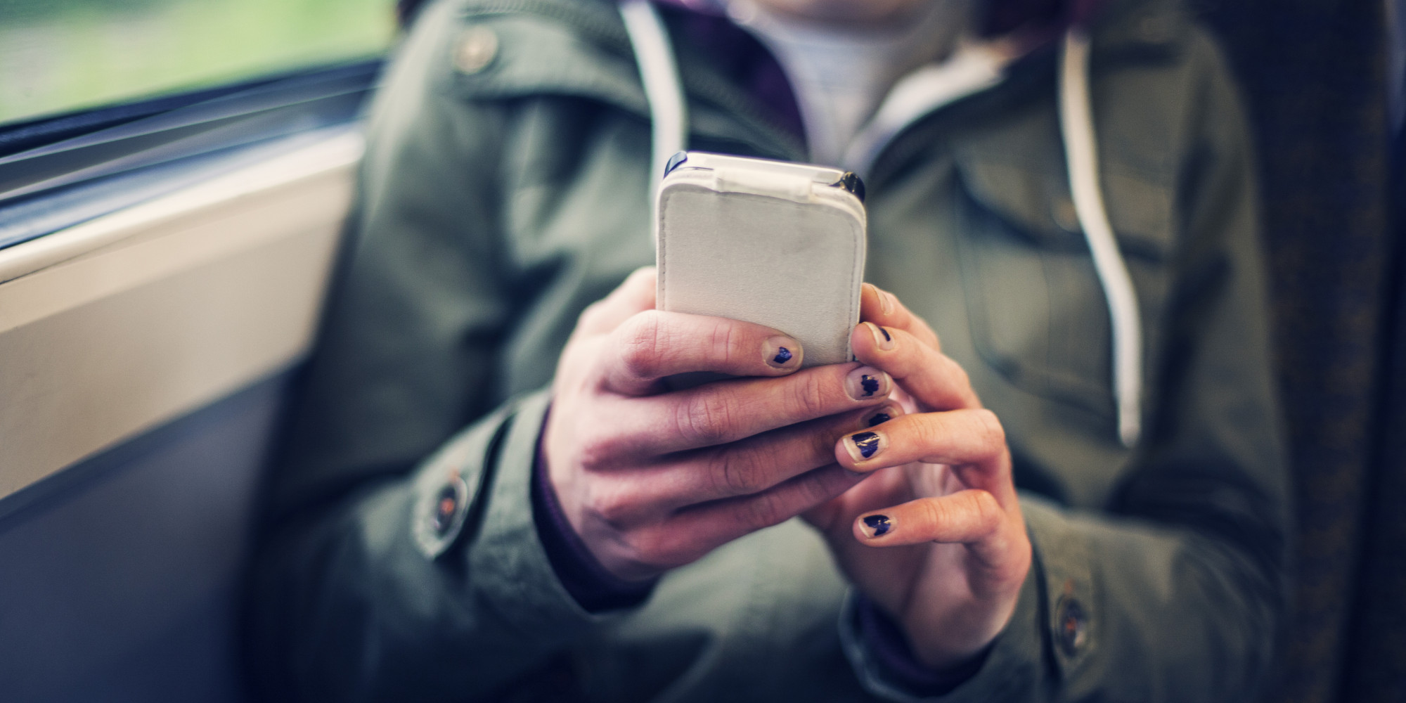 10 Must Have Apps Every Girl Needs On Their Phone Society19