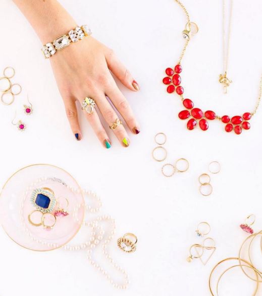 10 Awesome sites for Cheap Accessories Society19