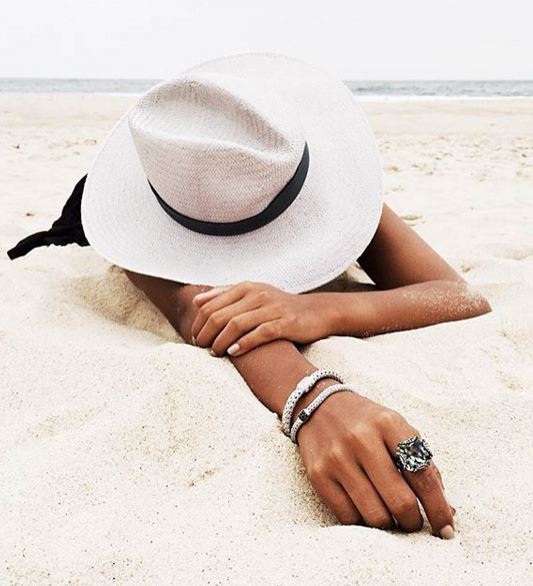 10 Awesome sites for Cheap Accessories Society19