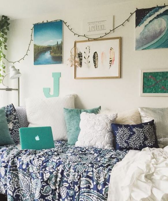 How To Decorate Your Dorm Walls Without Causing Damage ...