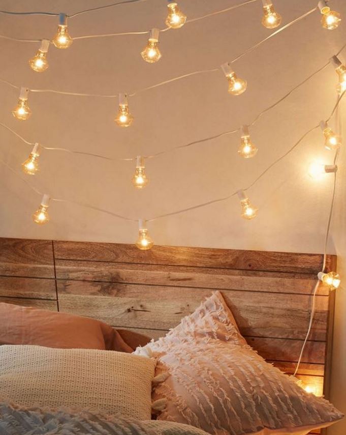 how-to-decorate-your-dorm-walls-without-causing-damage-society19
