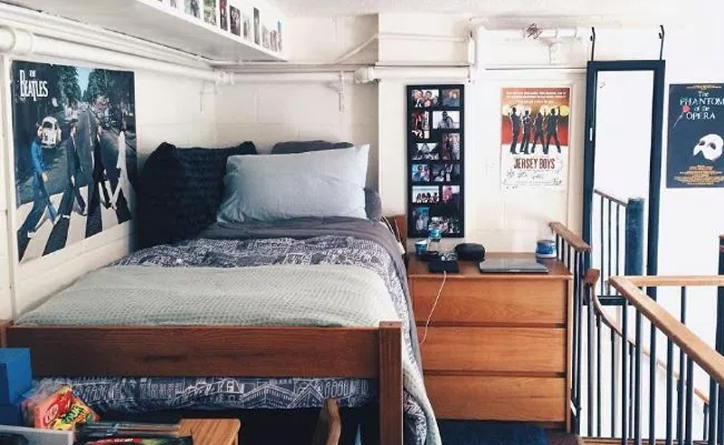 college apartment decor guys on The 20 Best Dorm Room Essentials For Guys Society19